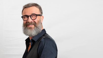 Marco Masini con camicia blu