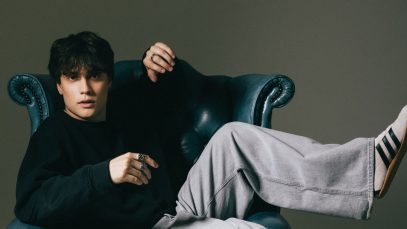 Michelangelohwk su una poltrona