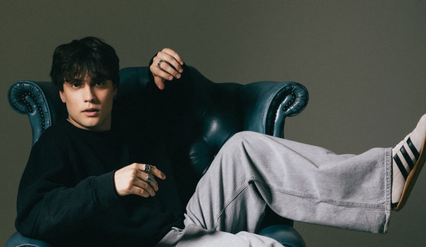 Michelangelohwk su una poltrona