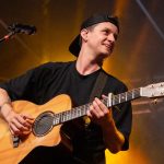 Andrea Cerrato durante un concerto