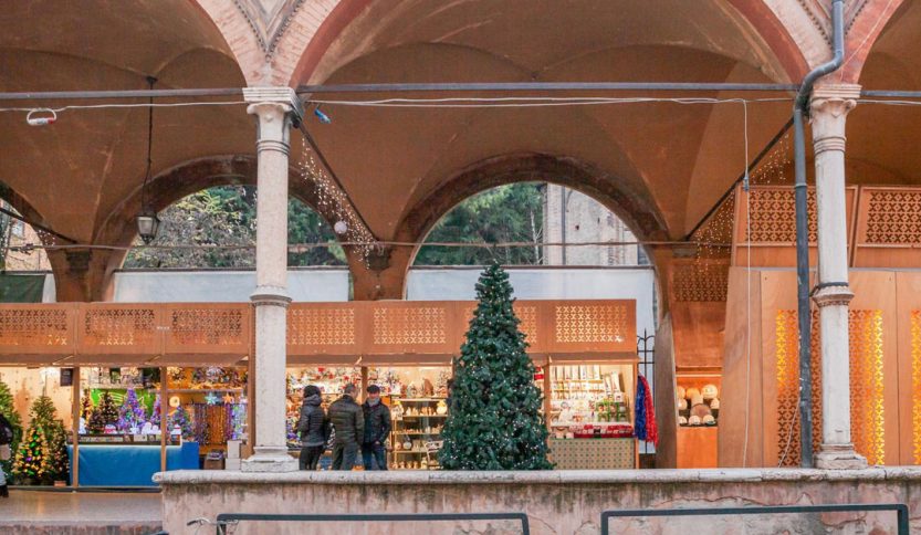 Foto della fiera di santa lucia 2025 con radio lattemiele