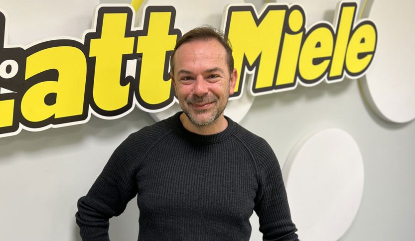 Max Di Benedetto negli studi di Radio LatteMiele