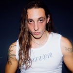 Karakaz con sfondo blu