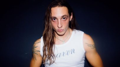 Karakaz con sfondo blu