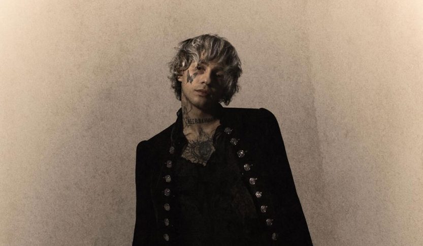 Chiello con sfondo neutro