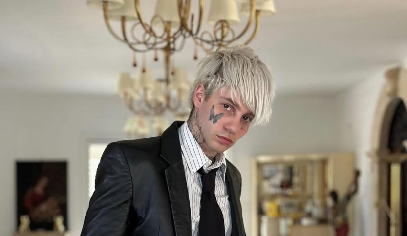 Chiello in sala con lampadari