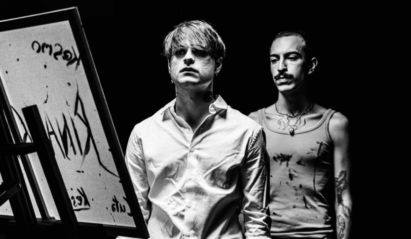 Kesmo con sfondo nero e Cuta