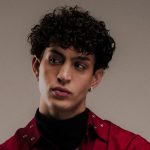 Mida con sfondo grigio