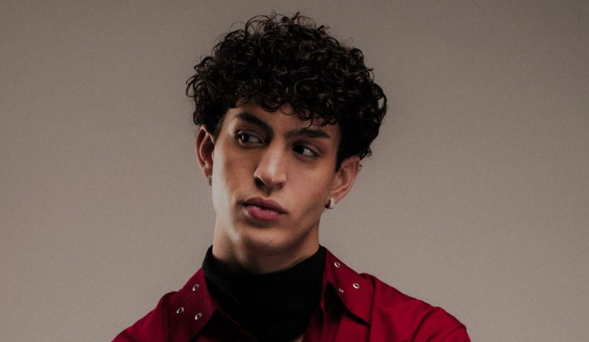 Mida con sfondo grigio