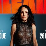 Alexia con la locandina dell'evento