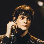 tellynonpiangere mentre canta dal vivo