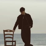 Francesco Caggiano davanti al mare