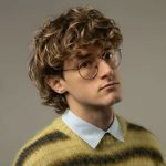 Occhi con sfondo grigio