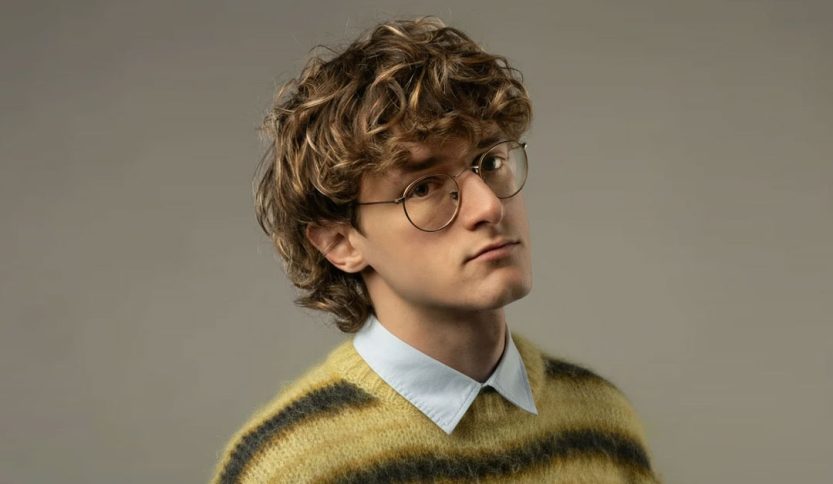 Occhi con sfondo grigio