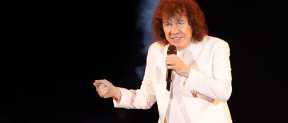 Riccardo Cocciante durante un live