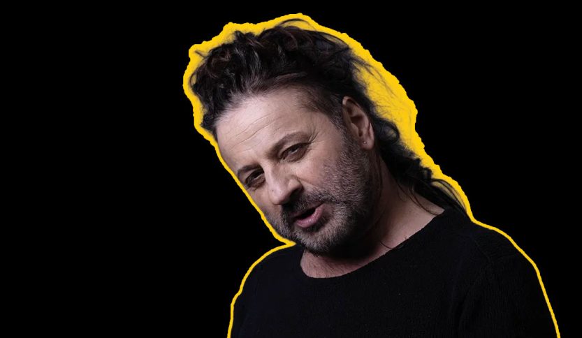 Christian Iansante con sfondo nero