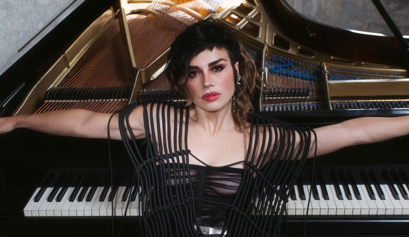 Dolcenera al pianoforte