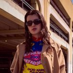 Francamente con un parcheggio sullo sfondo