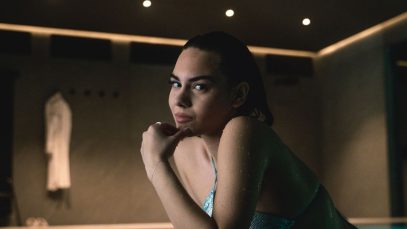 El Ma in una piscina