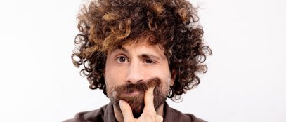 gio evan con sfondo chiaro
