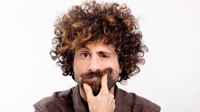 gio evan con sfondo chiaro