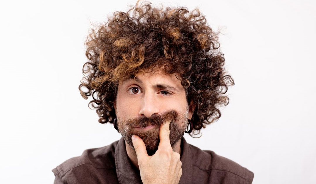 gio evan con sfondo chiaro