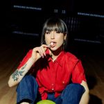 Giulia Molino su una pista da bowling