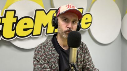 Maccio Capatonda negli studi di Radio LatteMiele