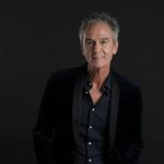 Michele Pecora con sfondo nero