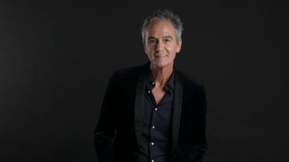 Michele Pecora con sfondo nero