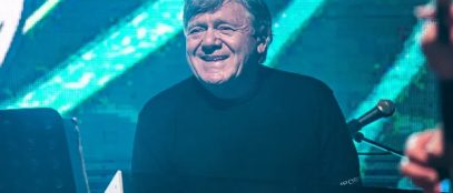 Foto di Beppe Carletti durante un concerto